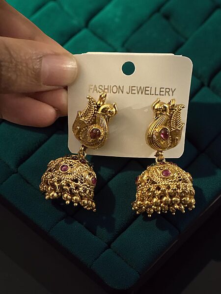 Antique finish Jumkha with Swan motif