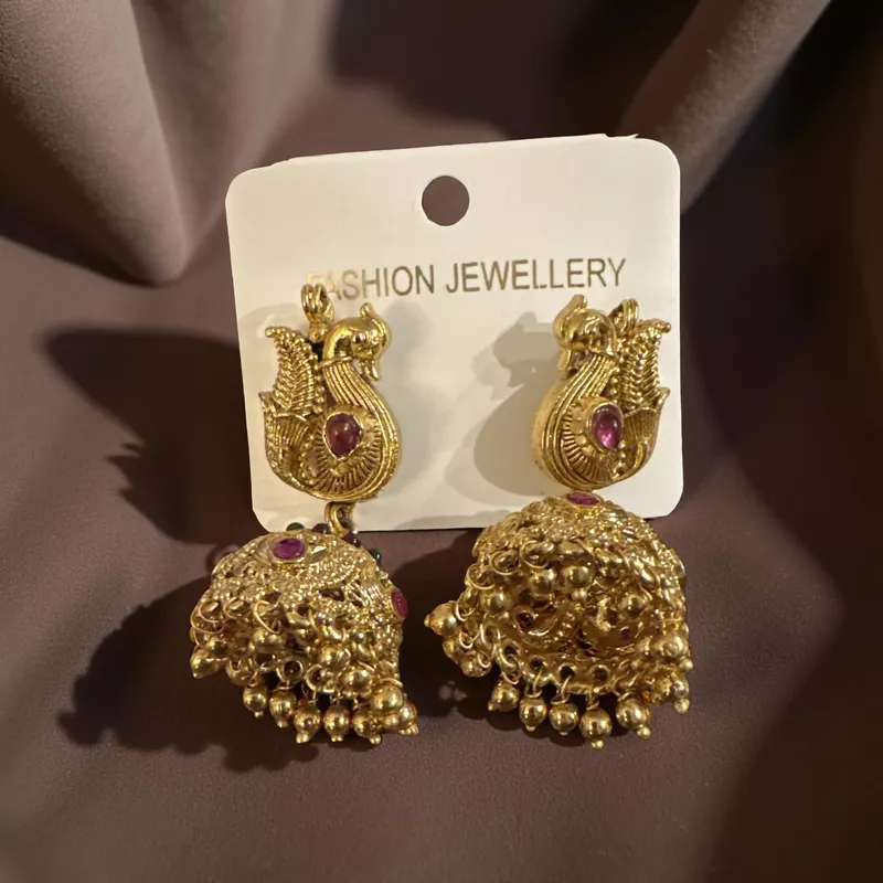 Antique finish Jumkha with Swan motif