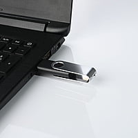 Black Swivel USB Pendrive