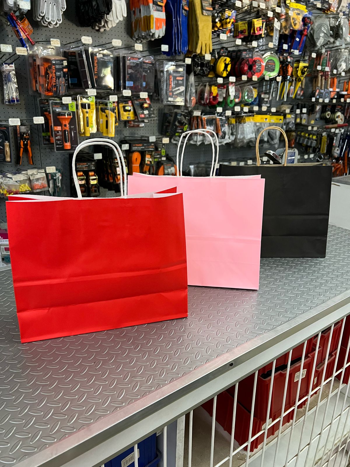 Bolsa Lisa Kraft con Agarradera Roja Ancha 12"x4.5"x10" M