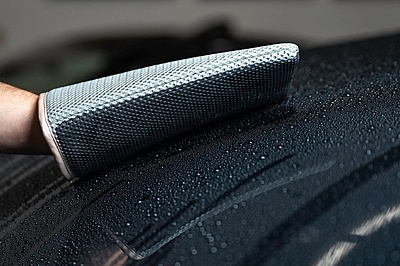 Mitaine de decontamination perfore 8.5 x 6 Mitaine de decontamination perfore 8.5 x 6