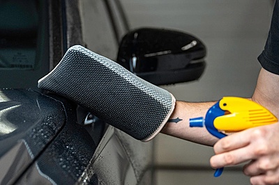 Mitaine de decontamination perfore 8.5 x 6 Mitaine de decontamination perfore 8.5 x 6