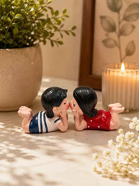 Romantic Couple Miniature Figurine