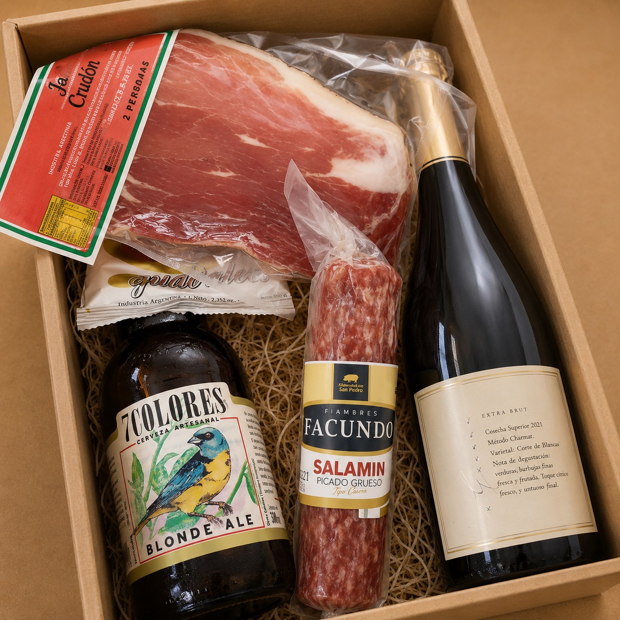 Corebi y una caja para picada y brindis
