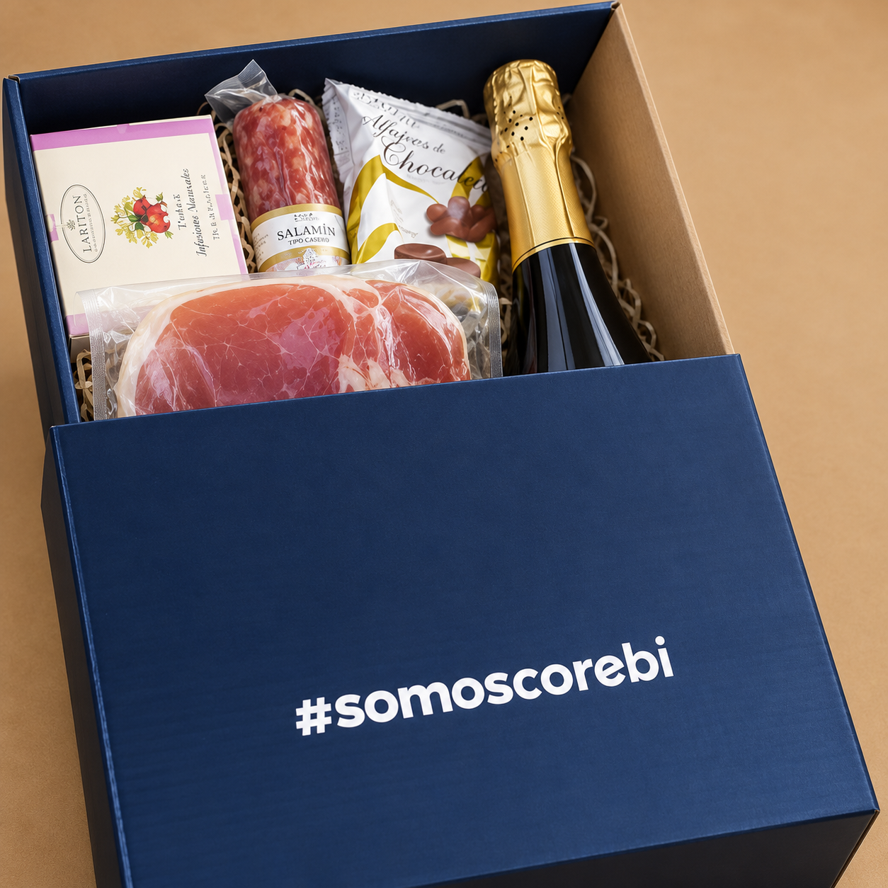 Corebi y una caja para picada y brindis