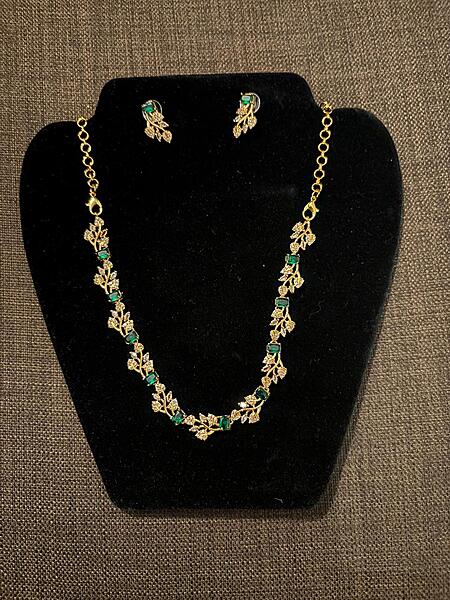AD stone White-Green necklace with earrings
