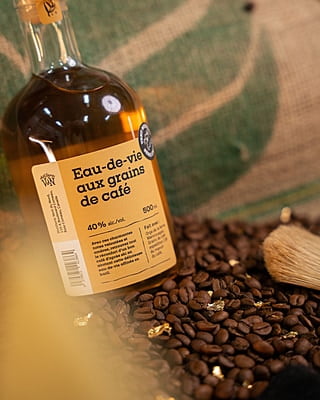 EAU-DE-VIE DE GRAINS AU CAFÉ (web) EAU-DE-VIE DE GRAINS AU CAFÉ (web)