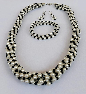 Ensemble Collier, Bracelet et Boucles d’Oreilles – Perles Blanc & Noir