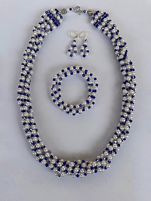 Ensemble Collier, Bracelet et Boucles d’Oreilles – Perles Bleu nuit & Blanc