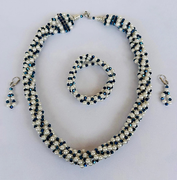 Ensemble Collier, Bracelet et Boucles d’Oreilles – Perles Bleu turquoise & Blanc