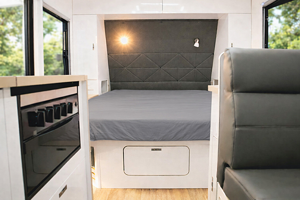 Explorer Queen Cutfit