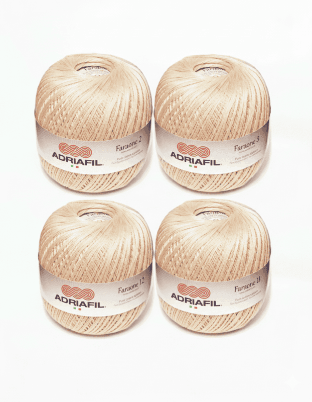 1 kg di filato in pregiato cotone per uncinetto tit. 12 col. ecru 1 kg di filato in pregiato cotone per uncinetto tit. 12 col. ecru