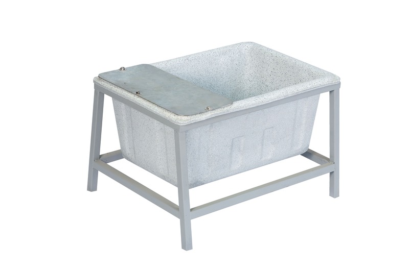 Farmex Drinker Trough 50L with 40cm galvanized steel stand showing dimensions -left side