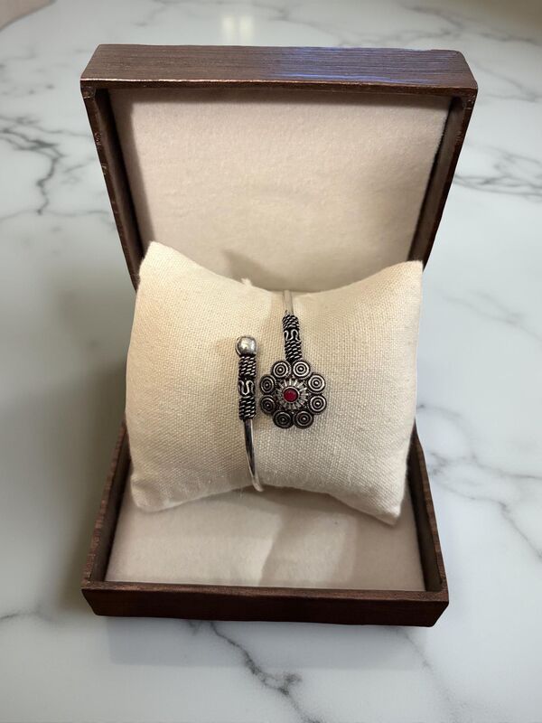 Floral Twisted-Open Oxidised cuff