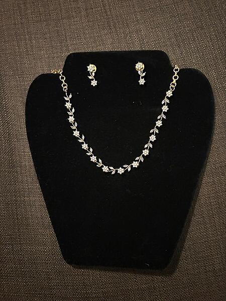 AD stone White necklace with earrings