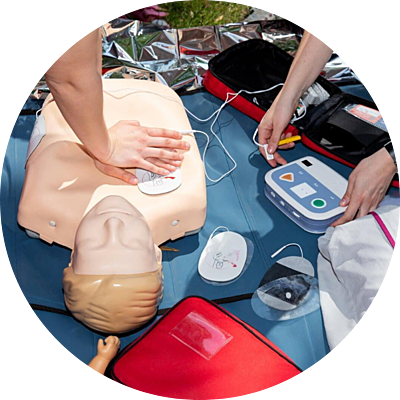 Moniteur de premiers soins certifié par la société de sauvetage Moniteur de premiers soins certifié par la société de sauvetage