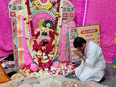 Govardhan Giriraj Ji - Chhappan Bhog