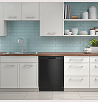 GE® GDF450P Dishwasher with Front Controls GE® GDF450P Dishwasher with Front Controls