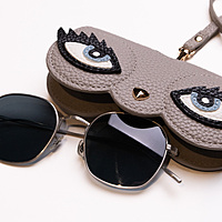 Glass Case Leather Grey Eyelashes