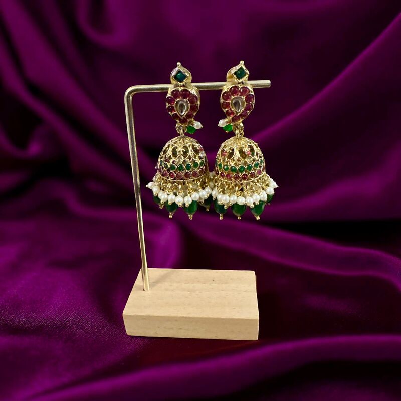 Traditional Jumkha with Kemp stones and Beads detail