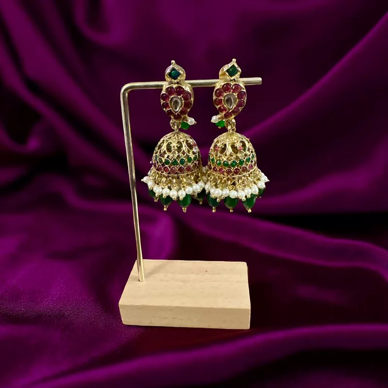 Traditional Jumkha with Kemp stones and Beads detail