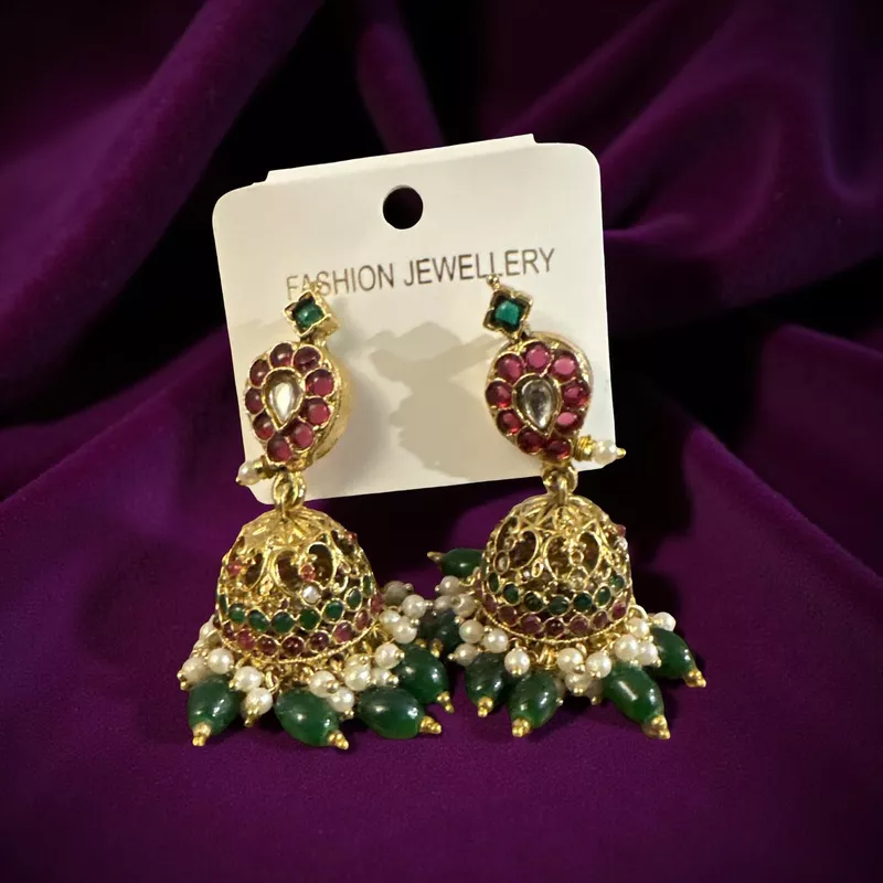 Traditional Jumkha with Kemp stones and Beads detail