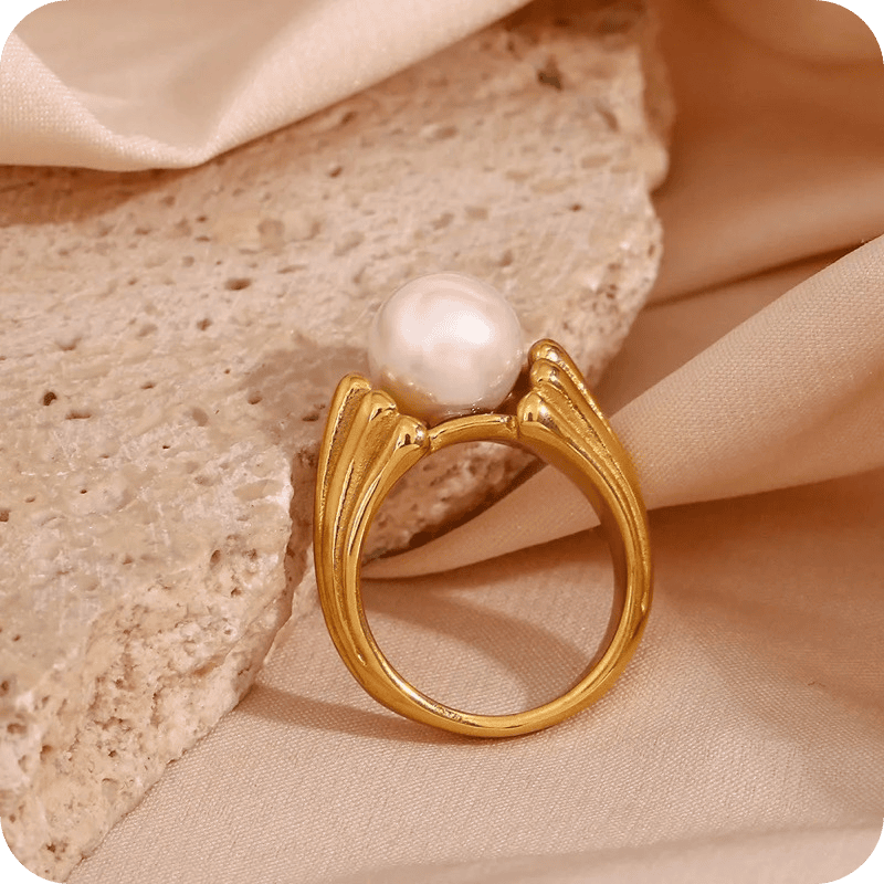 Grand Pearl Ring