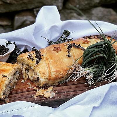 2.2 Chicken & Mushroom Pie