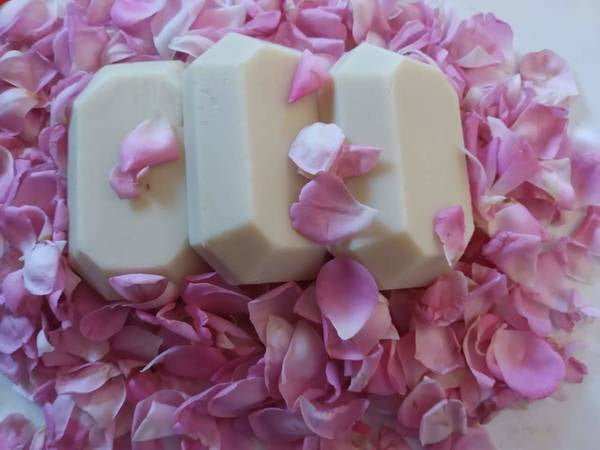 Coconaturo handmade herbal Rose Soap Coconaturo handmade herbal Rose Soap
