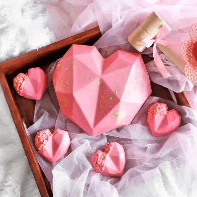 Heart Shaped Chocolate Pinata Cake (1 Kg) Heart Shaped Chocolate Pinata Cake (1 Kg)