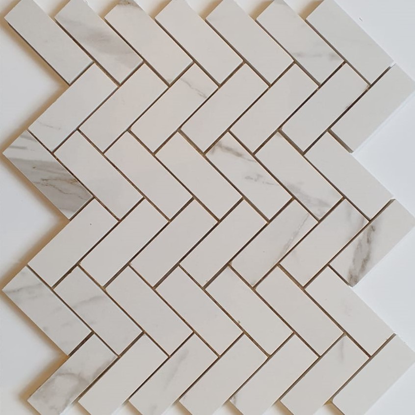 MOZAIC HERRINGBONE ANIMA CALACATTA 2.5X7 (plasa de 26x30 cm)