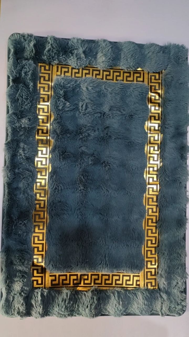 High Quality Luxury Fluffy Foot Mat 60 by 90cm
