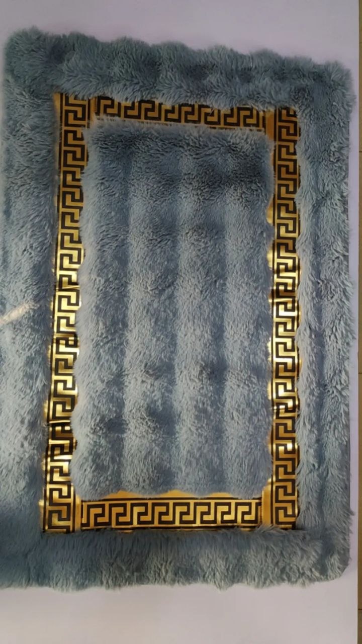 High Quality Luxury Fluffy Foot Mat 60 by 90cm
