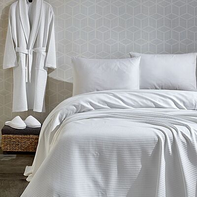 Honeycomb Blanket White