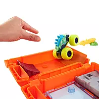 Hot Wheels Monster Trucks Fuel N' Go Playset