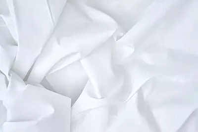 250 Hilos - Royal Suite - Sabana Plana Blanca Matrimonial XL - 213" x 292" CM (84" x 115") - 1 Docena/ Paquete