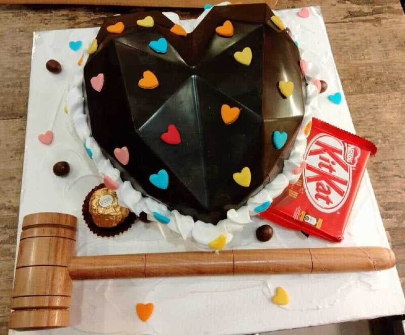 Heart Shape Pinata Hammer Cake Heart Shape Pinata Hammer Cake