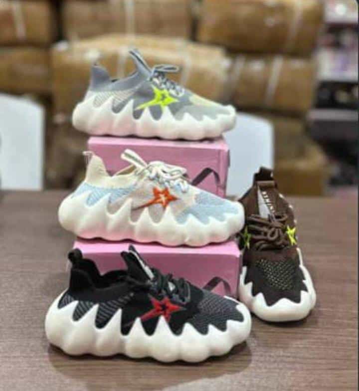 KIDDIES SNEAKERS