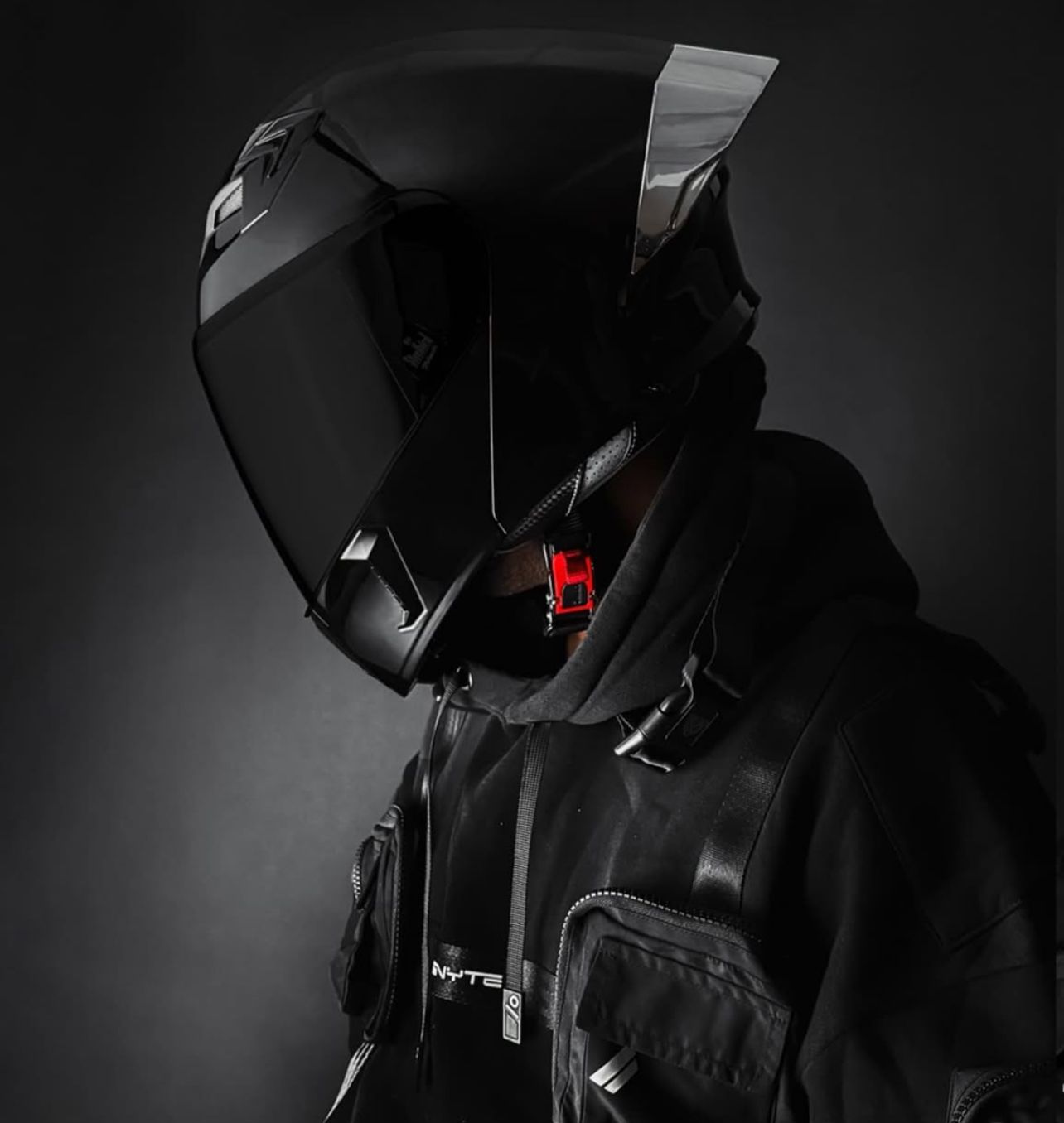 STEELBIRD SBA-20 ISS GLOSSY BLACK(CHROME SPECIAL EDITION) C/V 600 MM WITH EXTRA SMOKE VISOR