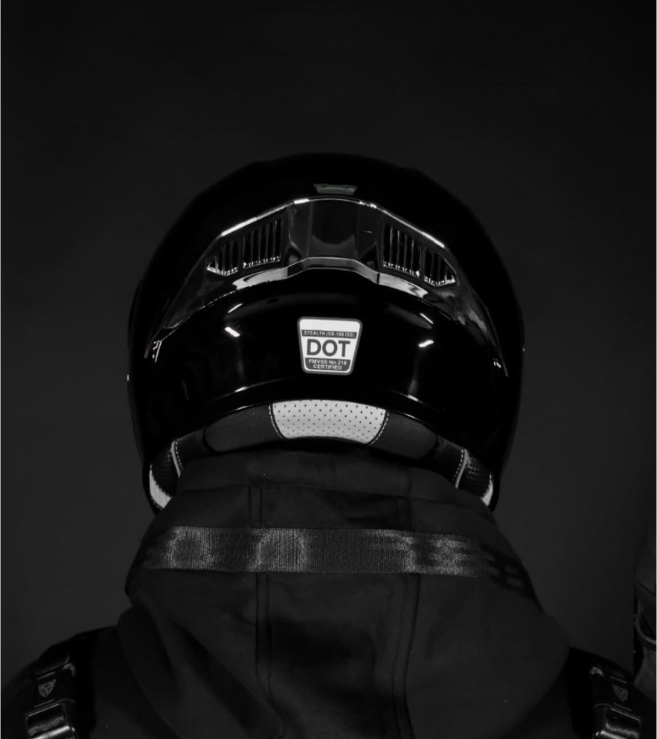 STEELBIRD SBA-20 ISS GLOSSY BLACK(CHROME SPECIAL EDITION) C/V 600 MM WITH EXTRA SMOKE VISOR