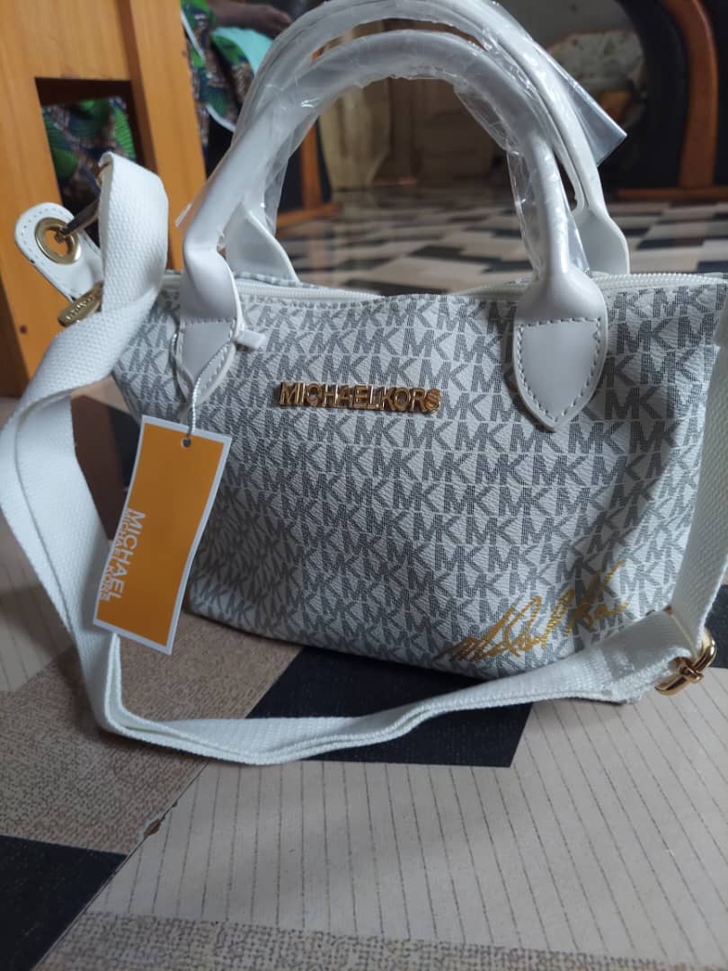 MICHEAL KORS REPLICA PORTABLE BAG  18 BY 32CM - WHITE
