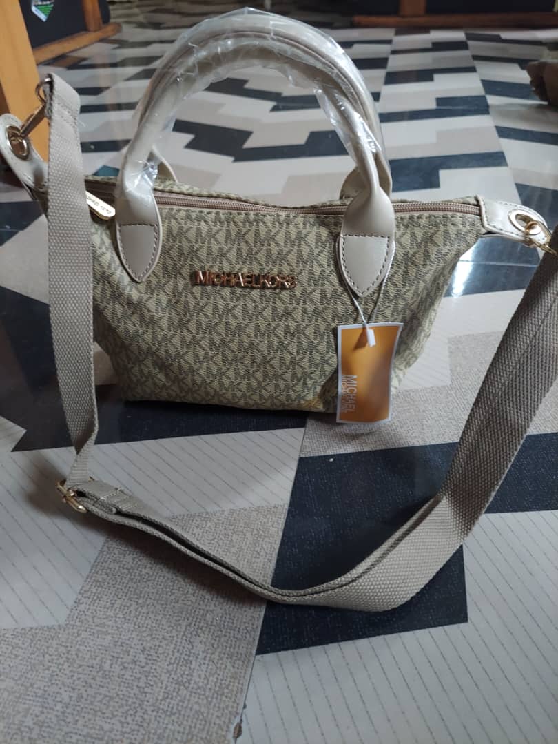 MICHEAL KORS REPLICA PORTABLE BAG  18 BY 32CM - CREAM