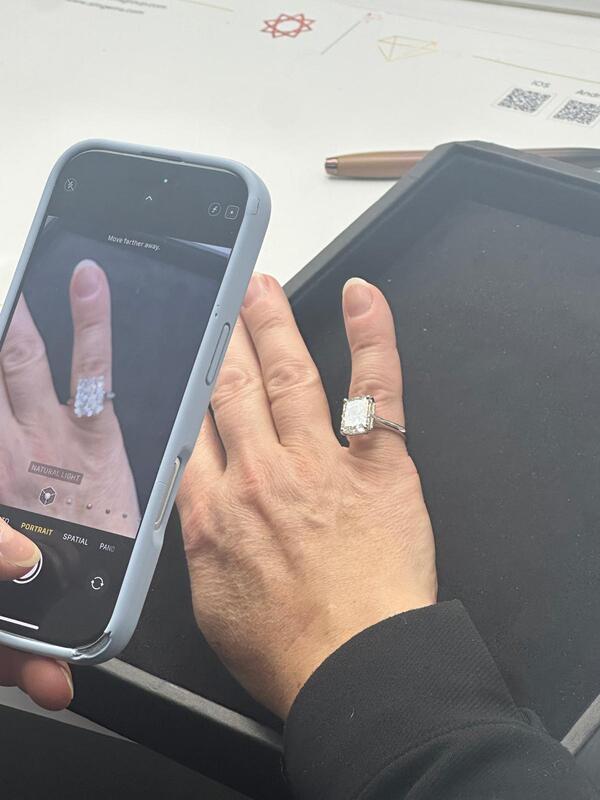 round shape lab diamond ear studs