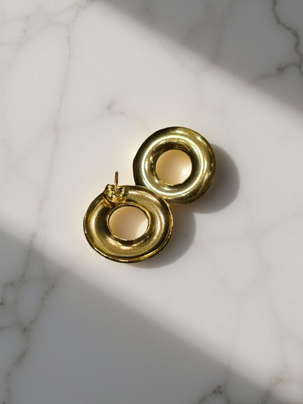 Gold-Toned Circle Stud Earrings