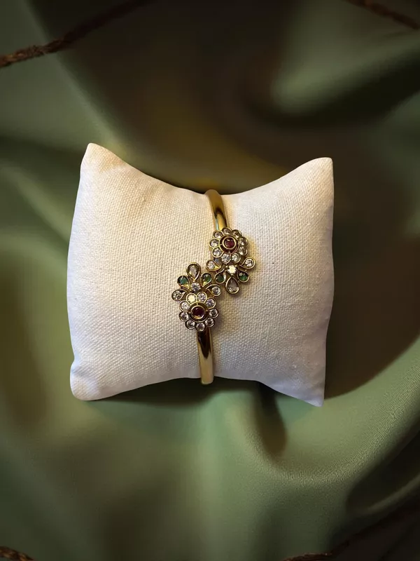 Adjustable Kundan style Kangan