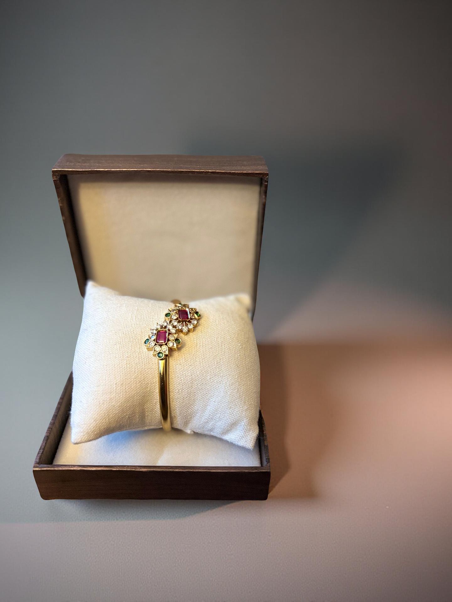 Adjustable Kundan style Kangan