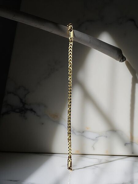 Men's linked Gold Bracelet