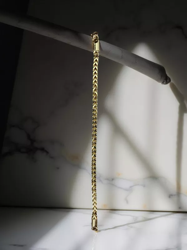 Men's linked Gold Bracelet