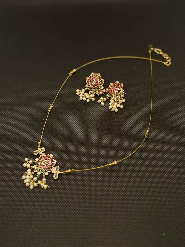 Invisible chain with Kundan Pendent and Earring