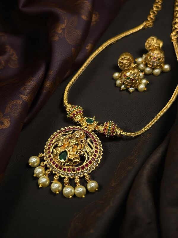 Gold chain with Lakshmi Pendent and matching Jumkhas